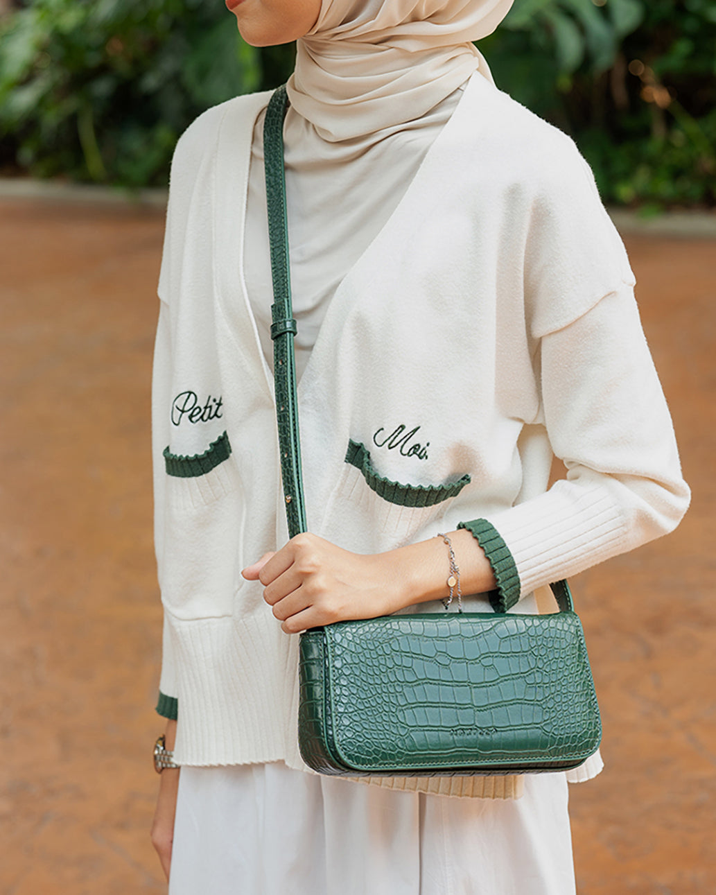 Demi Raya in Emerald