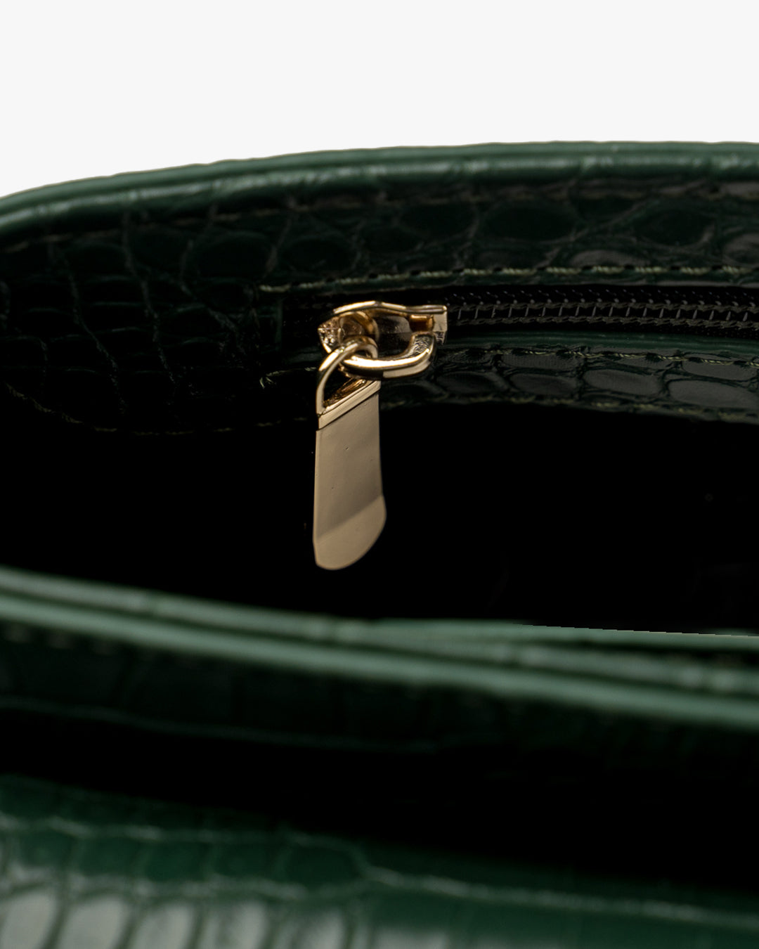 Demi Raya in Emerald