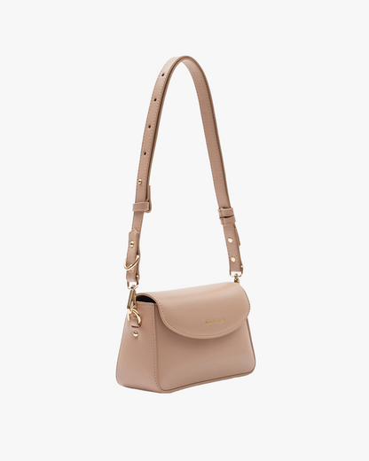 Siara in Blush